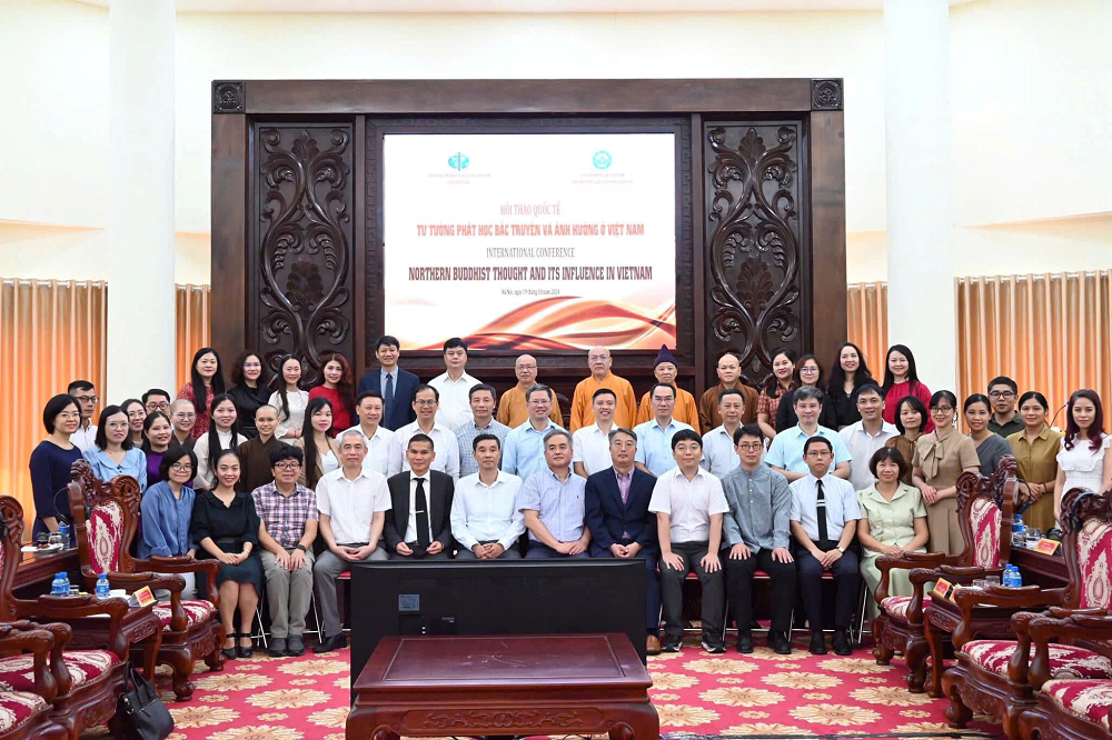 Các đại biểu tham dự Hội thảo quốc tế “Tư tưởng Phật học Bắc truyền và ảnh hưởng ở Việt Nam”.